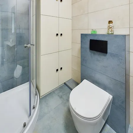 Bright & Modern Braminskiego With Parking And Balcony By Renters Gdansk