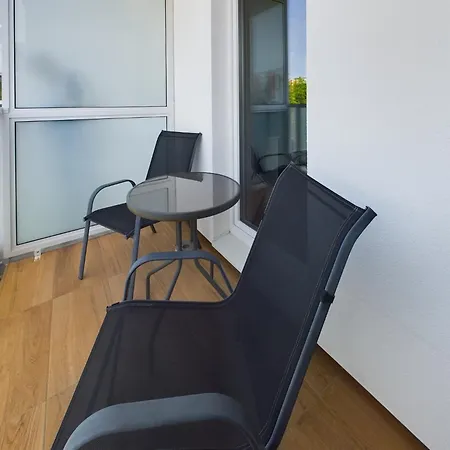 Bright & Modern Braminskiego With Parking And Balcony By Renters Danzica